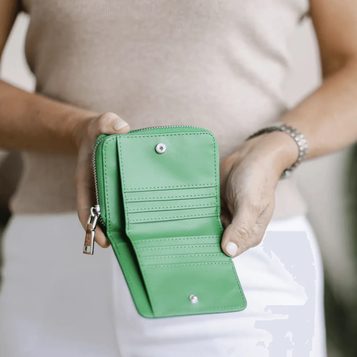 Bobby Wallet | Apple Green