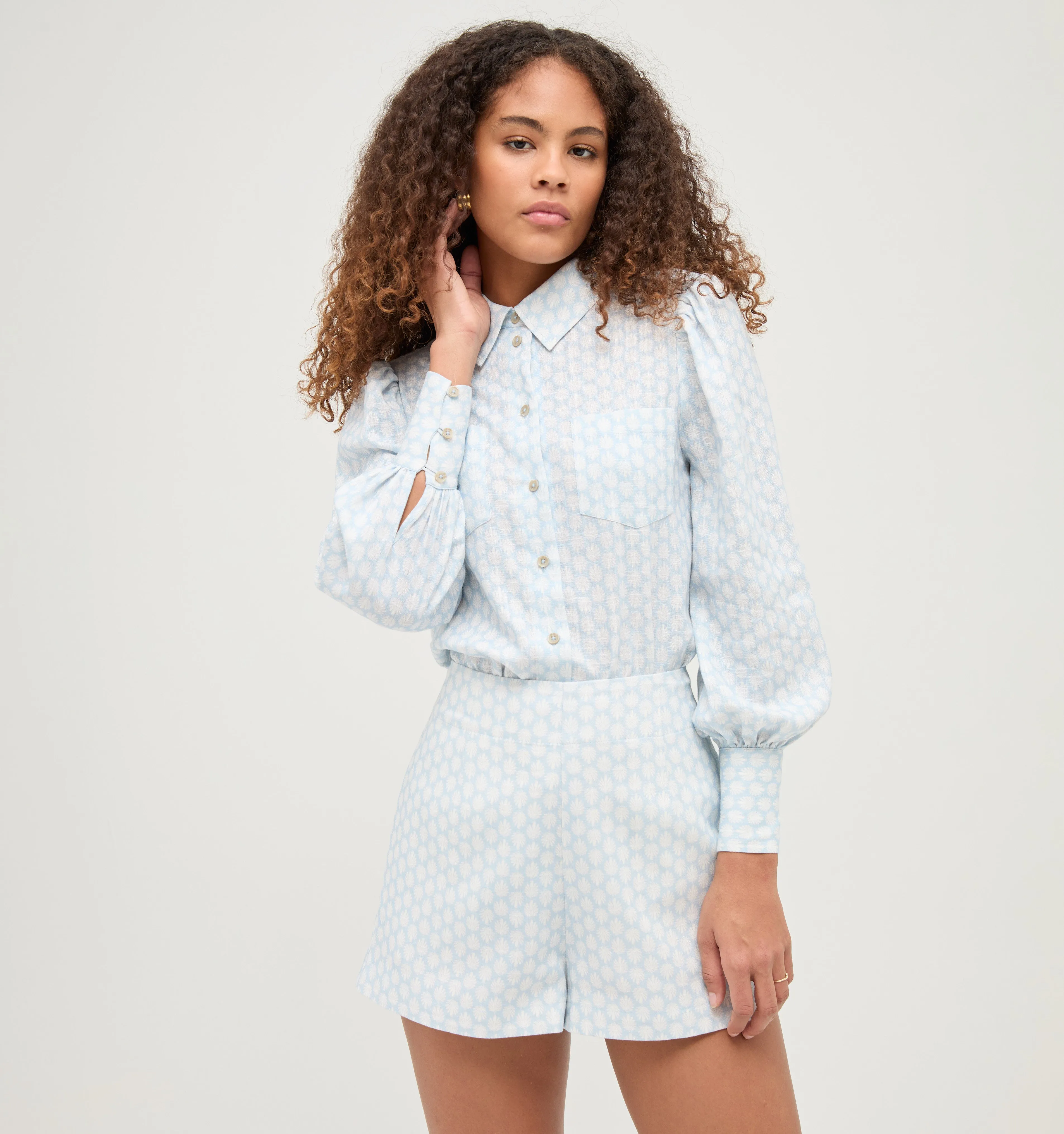 The Lisette Short - Powder Blue Baroque Shell Linen